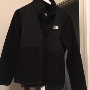 The North Face women’s Denali Fleece Jacket